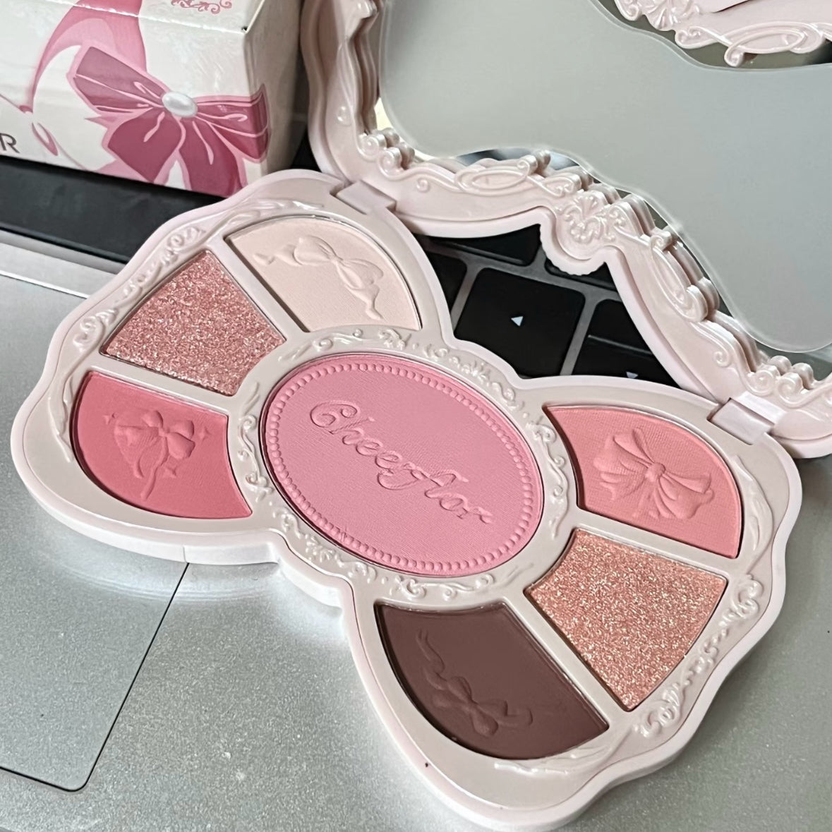 Bow eye shadow palette