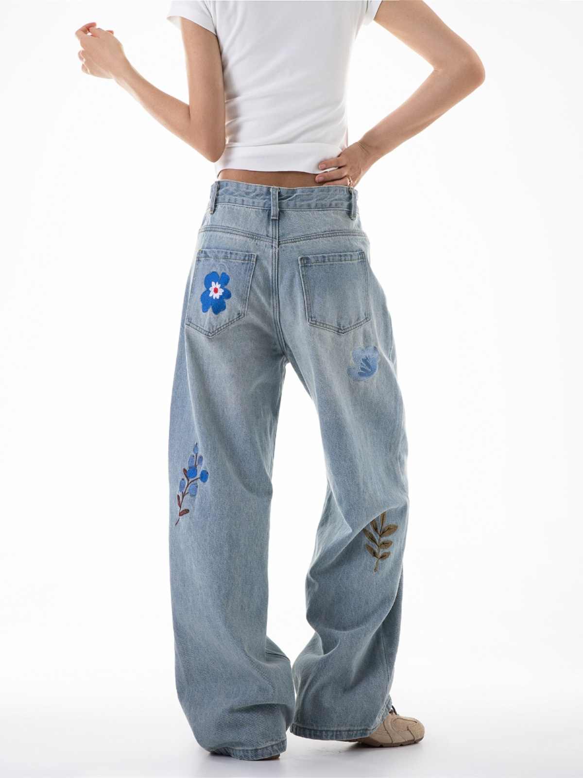 Indie Embroidered Baggy Jeans