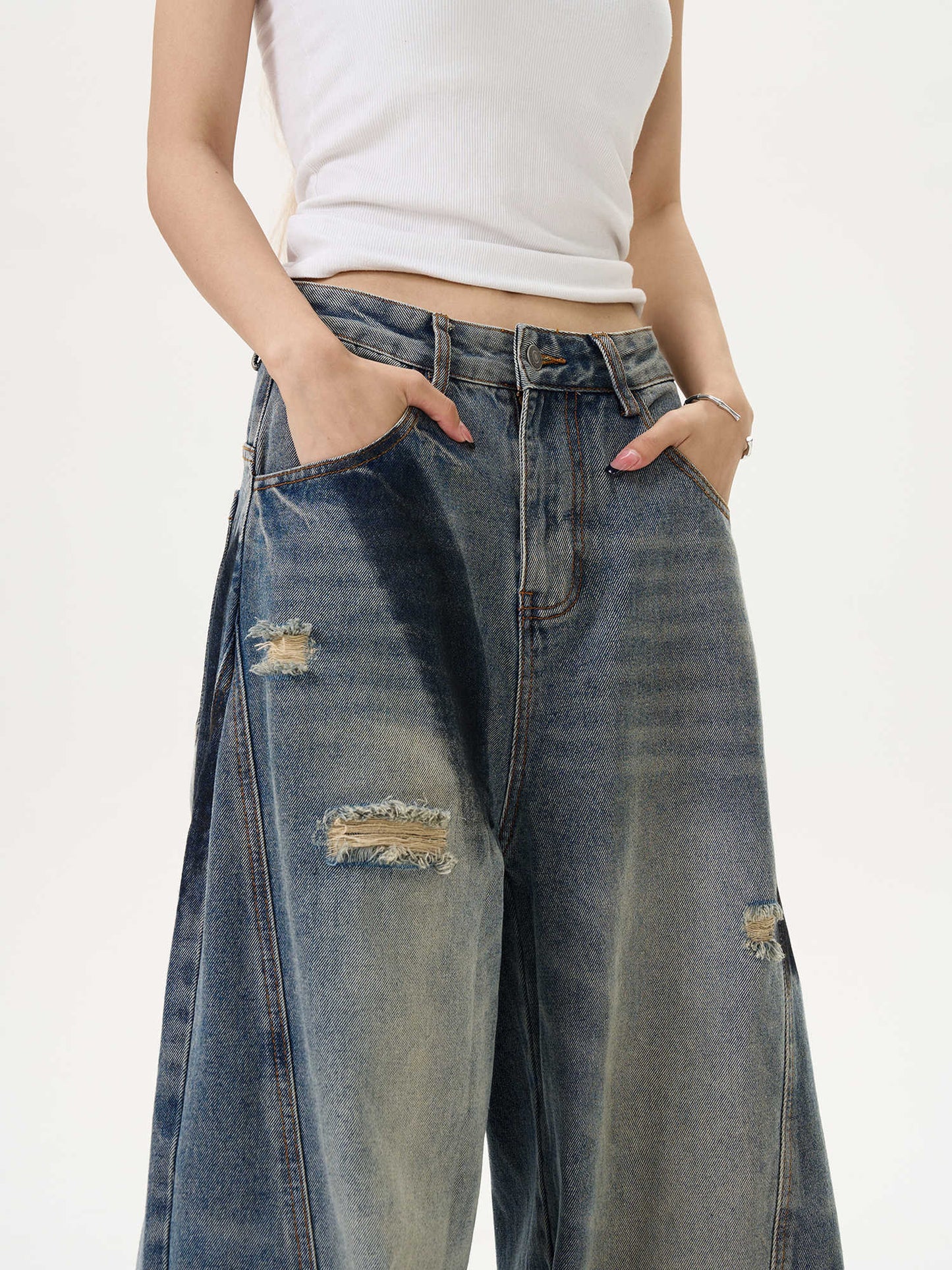 Scimitar Spray-painted Distressed Baggy Jeans