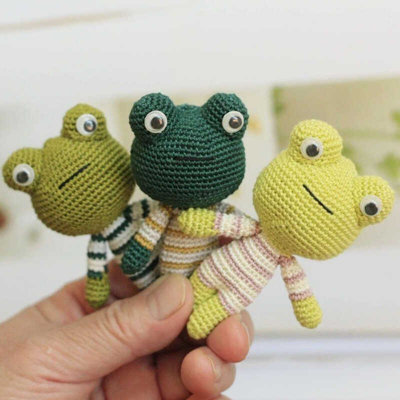 DIY wool Cute frog bag keychain
