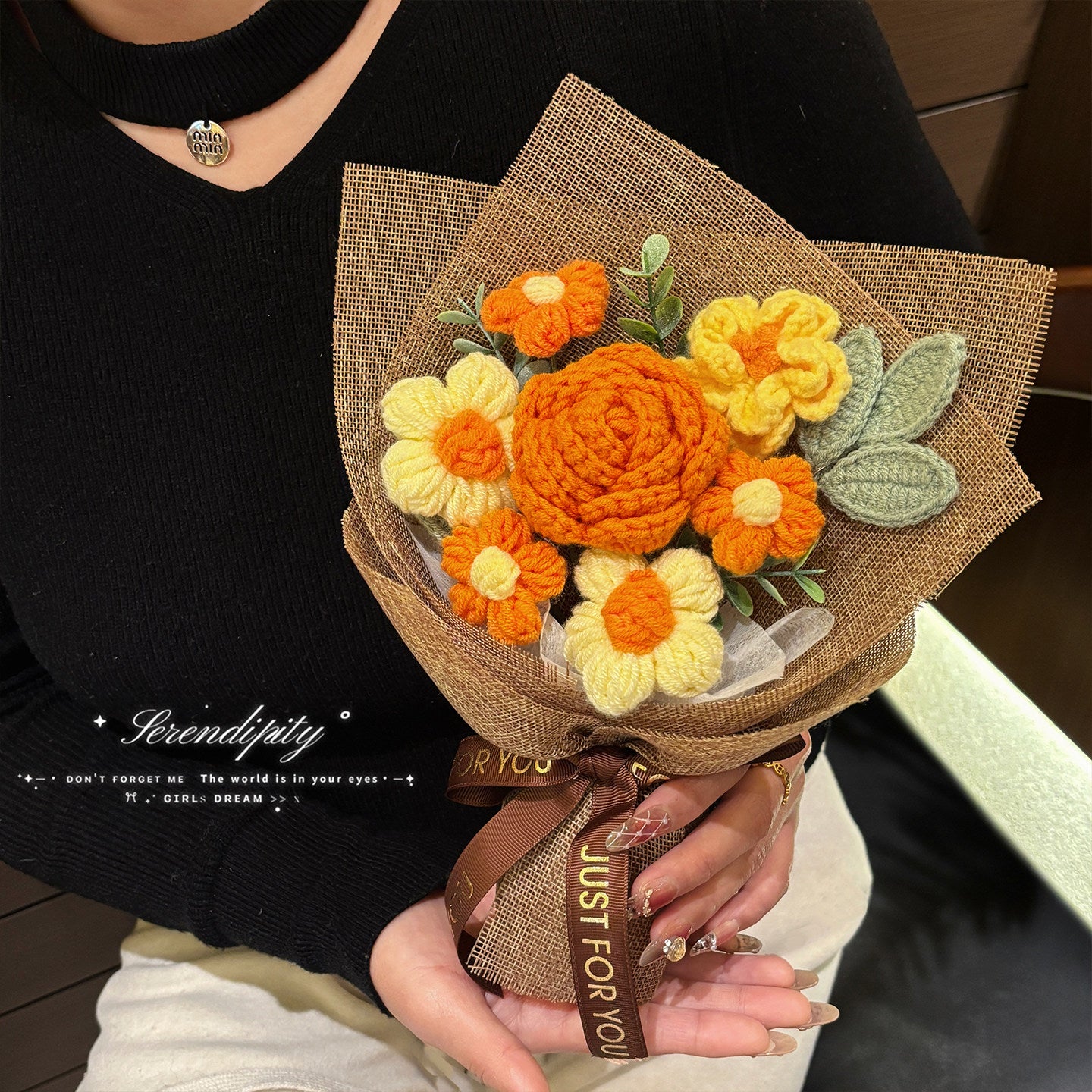 Valentine's Day hand-knitted bouquet