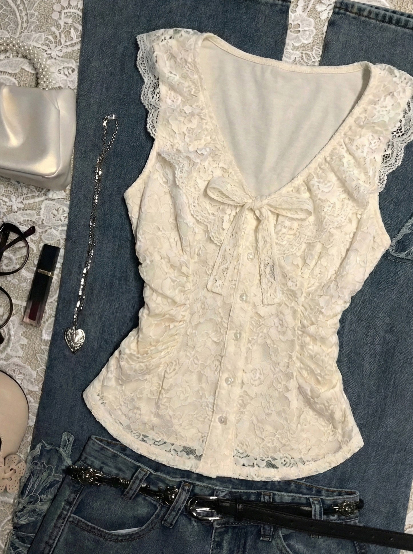 white lace tank top