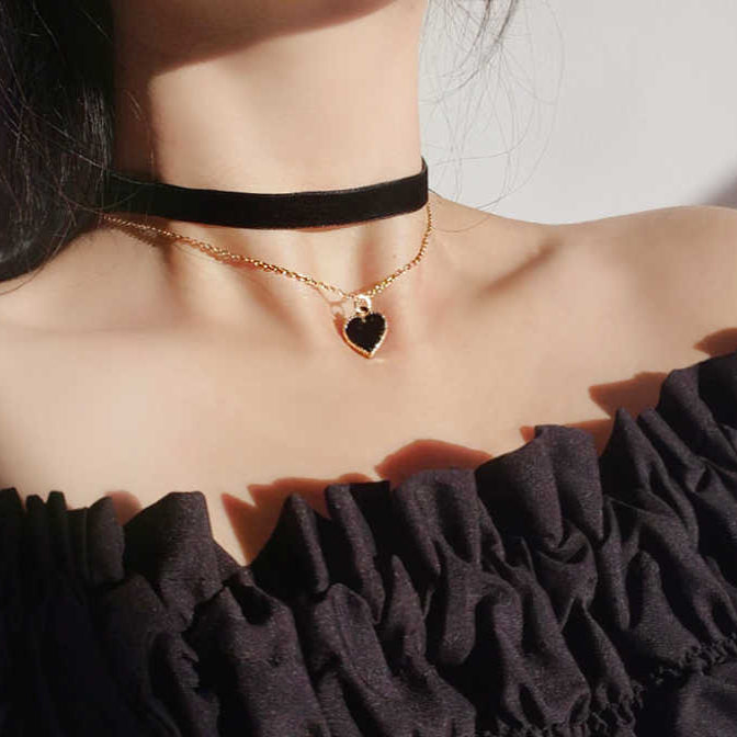 Dark Coquette Velvet Choker