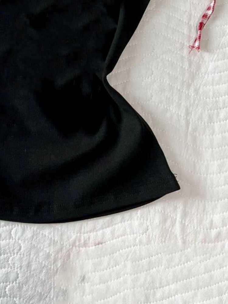 Fake Two-piece Sloping Shoulder Black Top
