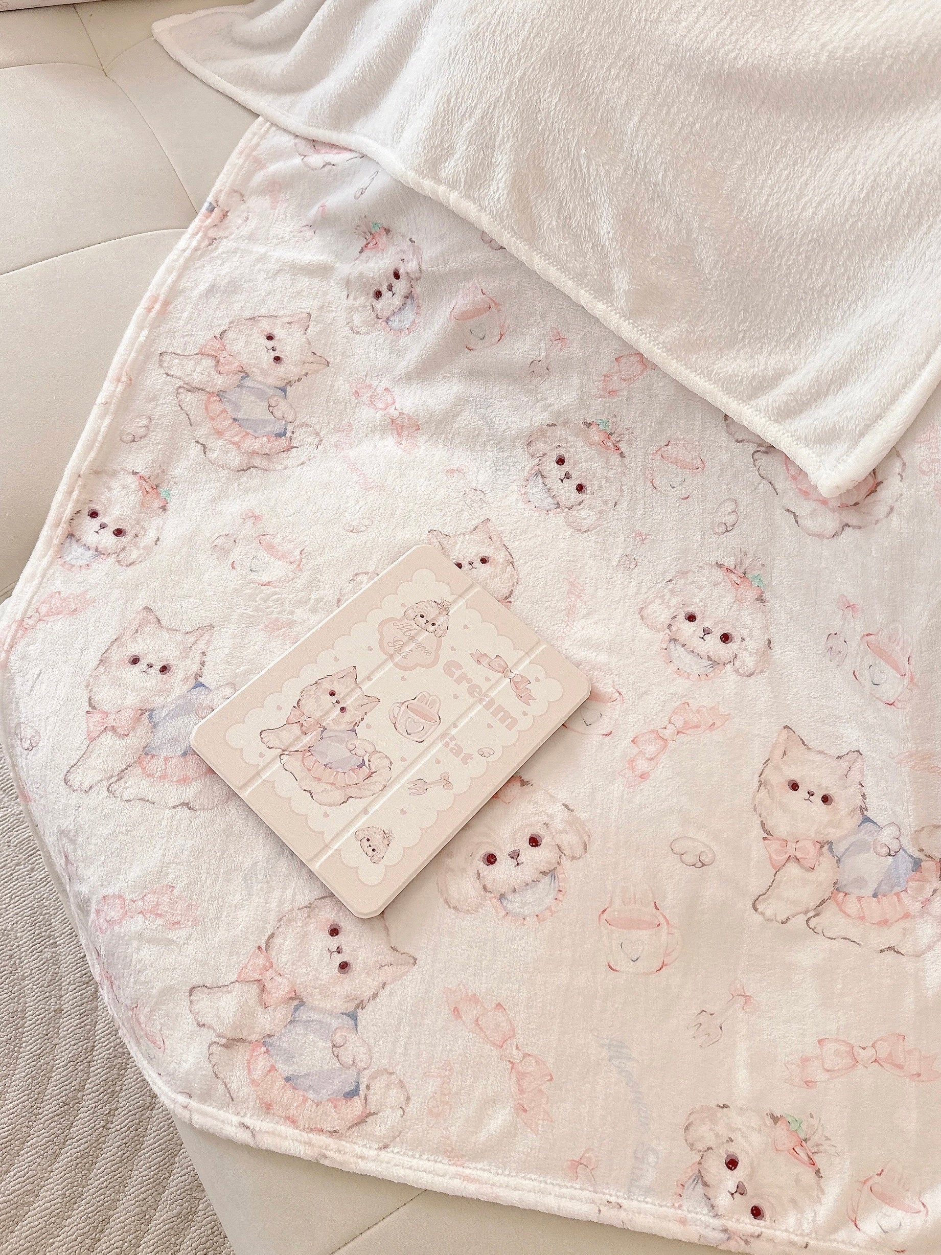 kawaii plush air conditioning blanket Air conditioning blanket 150cm*100cm (about 519g)
