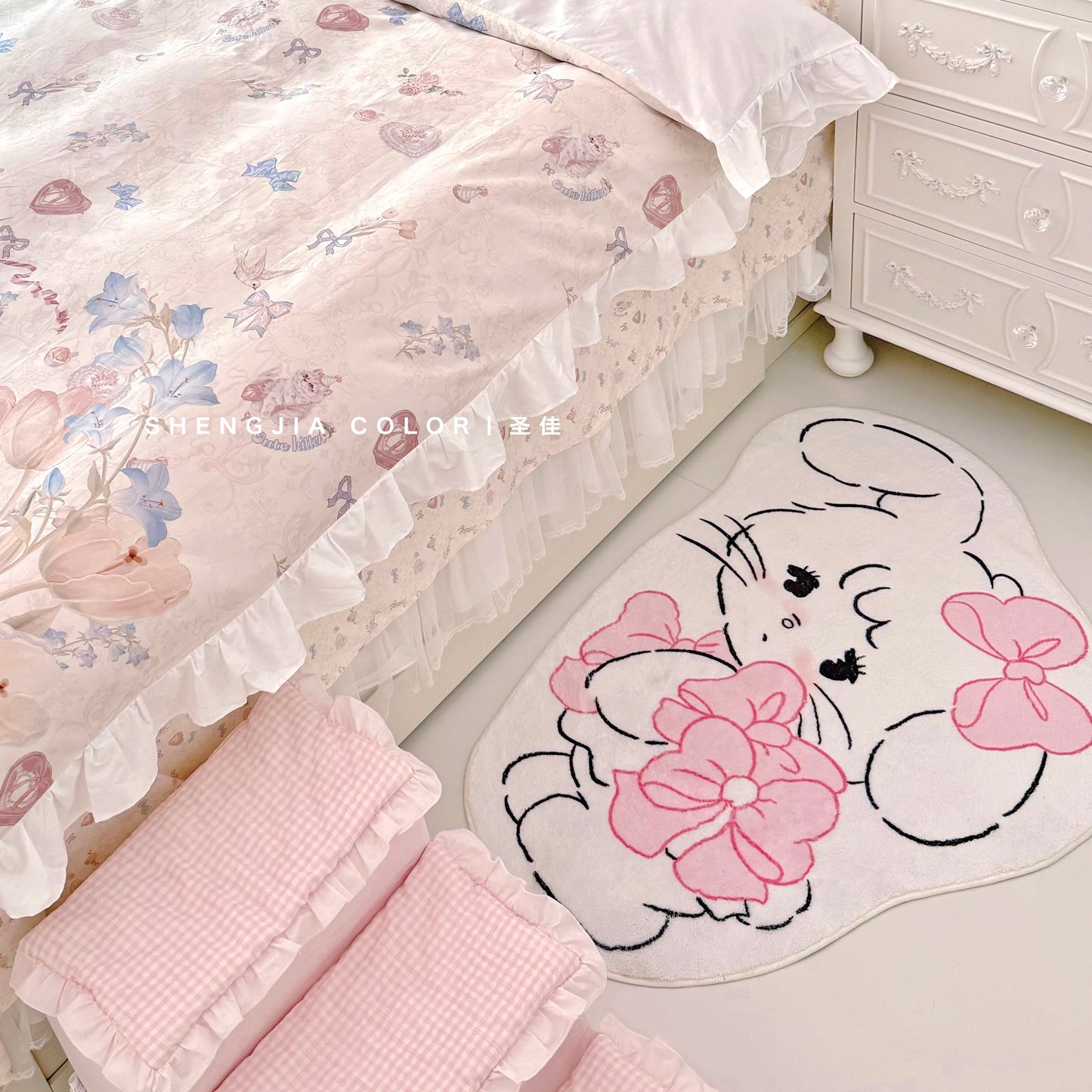 Cartoon cute girl bedroom bedside blanket