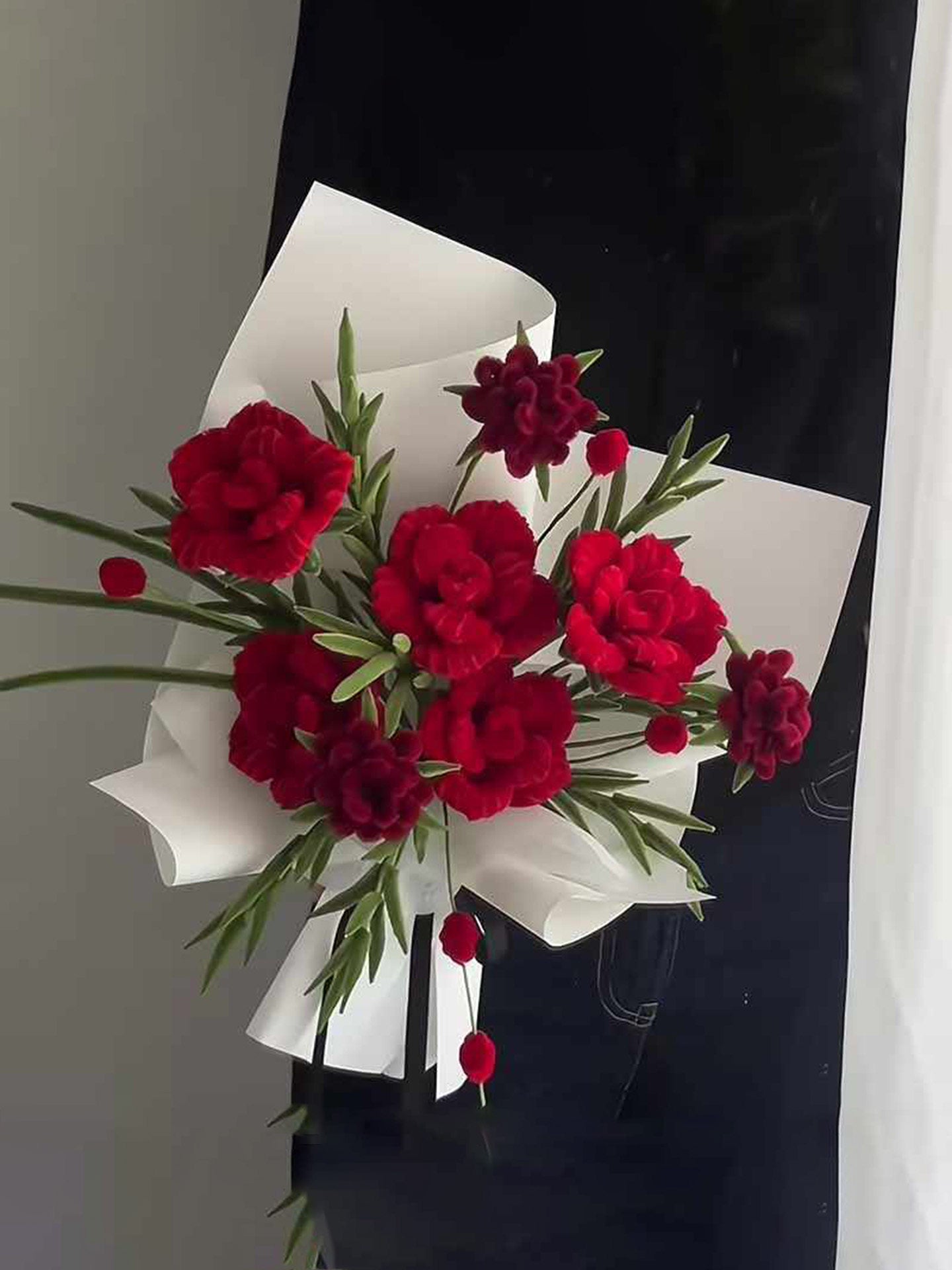 Vintage Red Rose Woven Bouquet DIY Chenille Stem Craft Kit