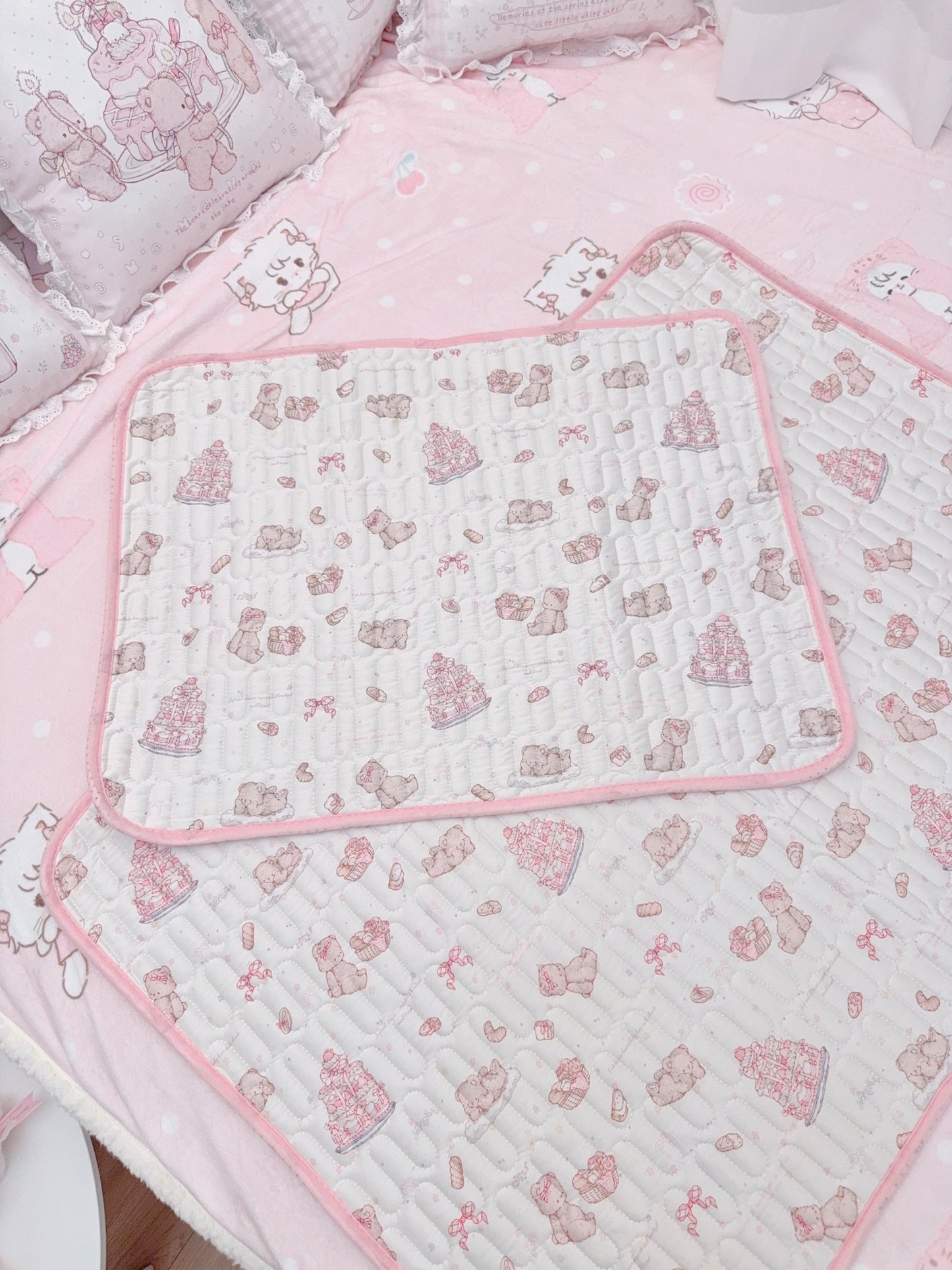 kawaii menstrual mattress leak-proof pad
