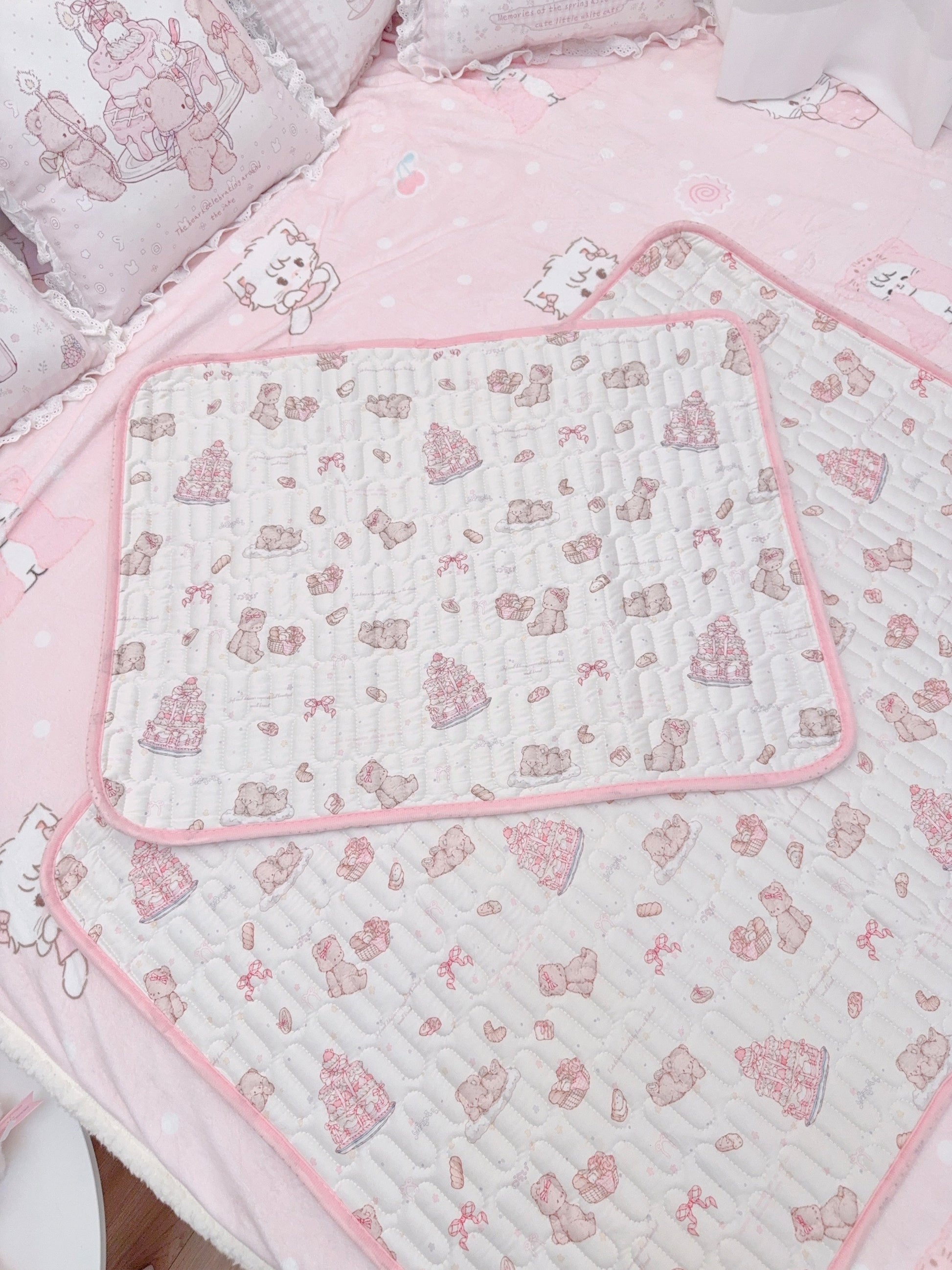 kawaii menstrual mattress leak-proof pad