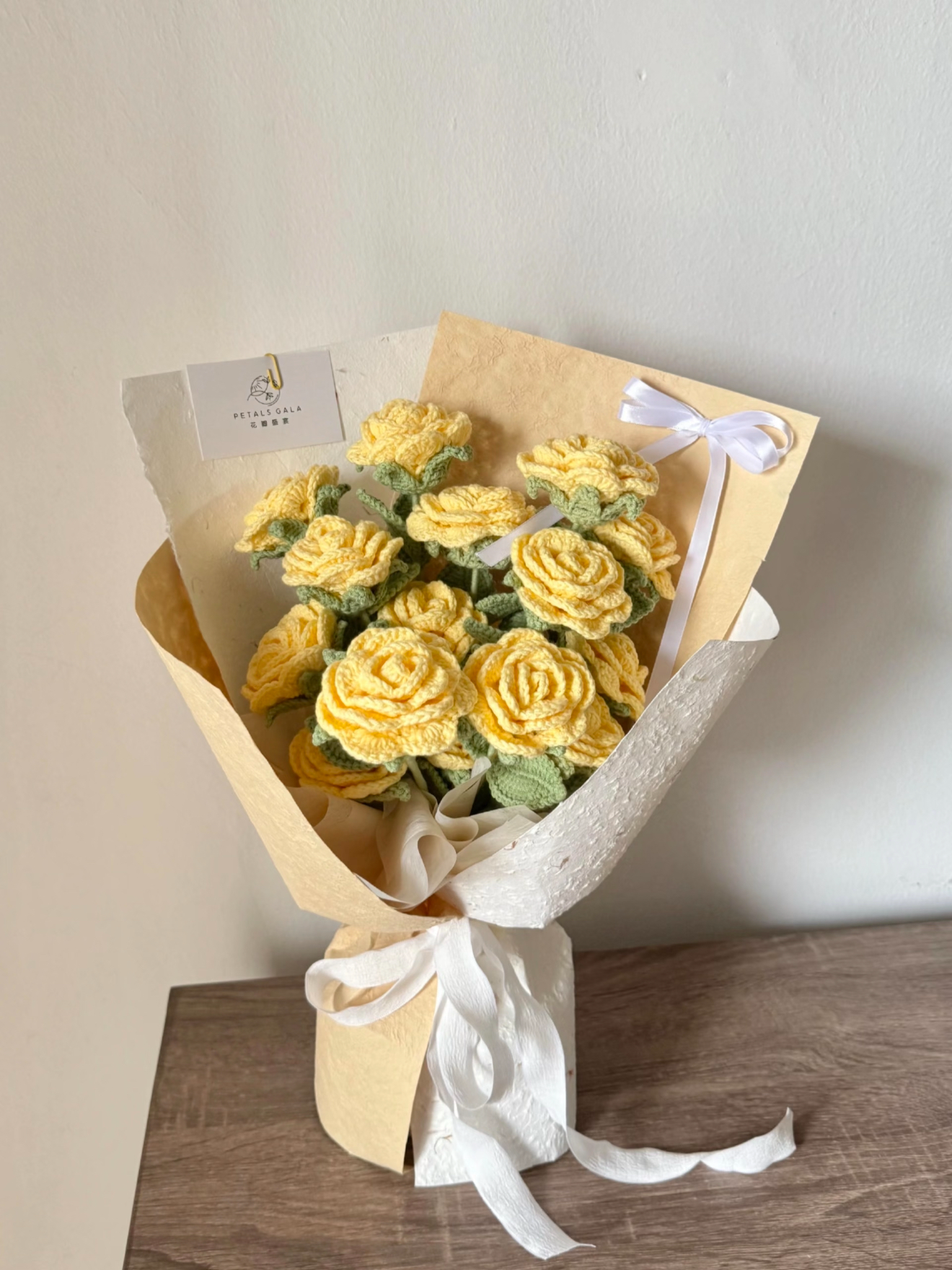 Handmade knitted wool rose bouquet