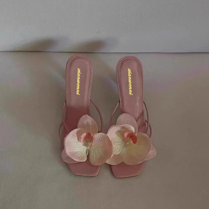 Flower-Decorated Toe Loop High Heel Sandals