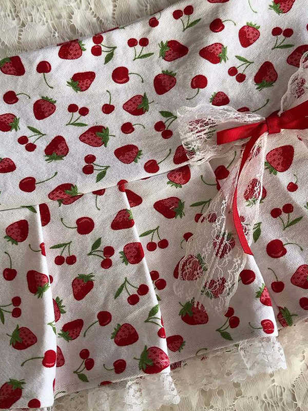 Strawberry Lace Pleated Skirt