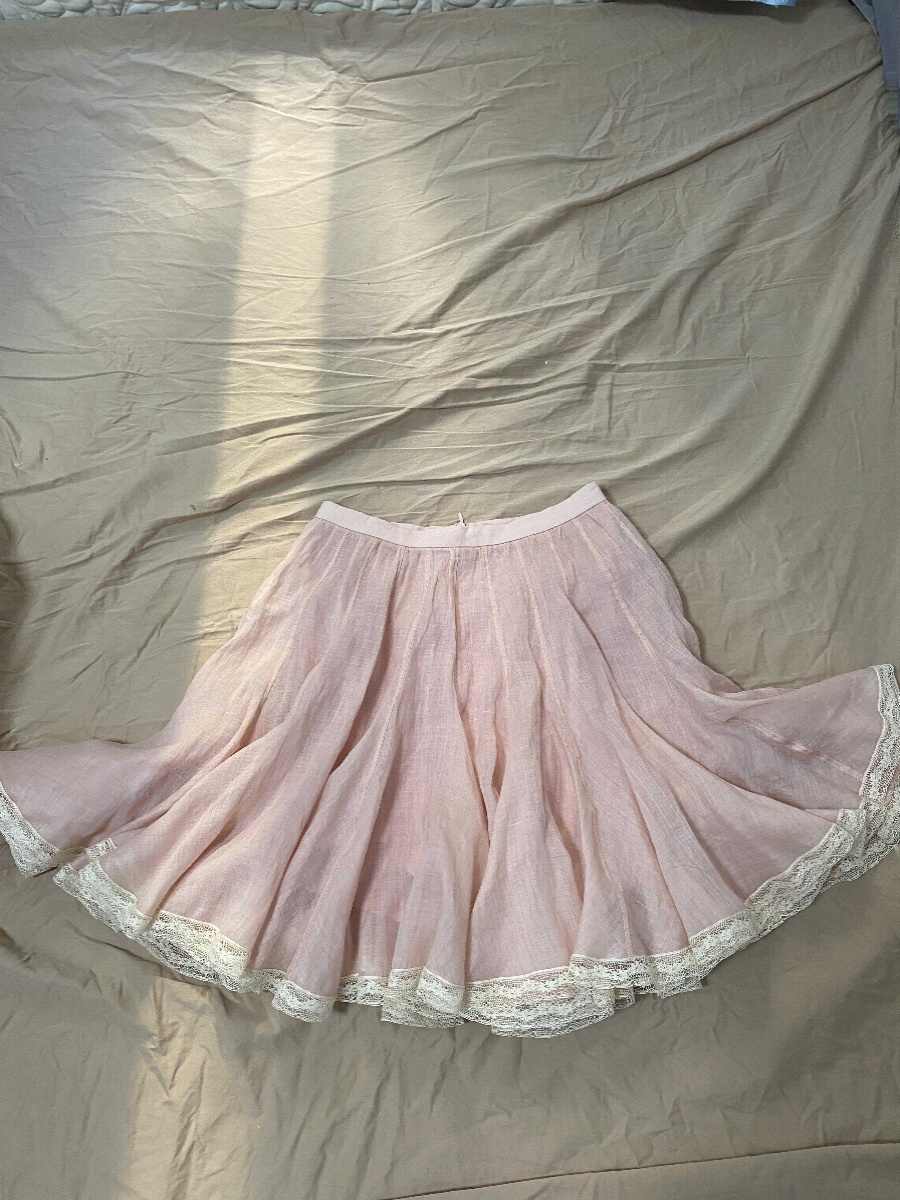 Chic Pink Lace Skirt