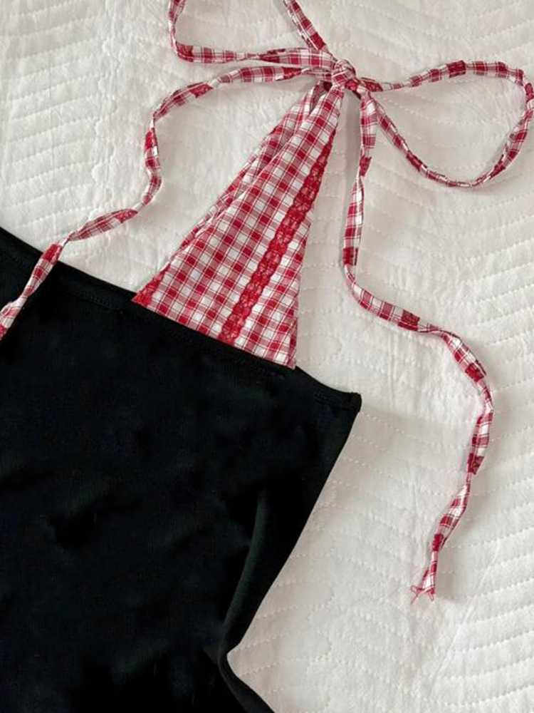 Fake Two-piece Sloping Shoulder Black Top