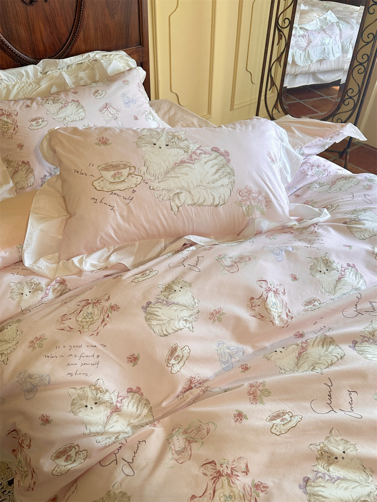 lolita pink four piece bed sheet set