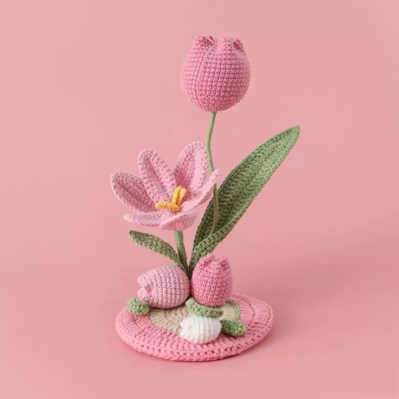 diy wool Tulip mobile phone holder