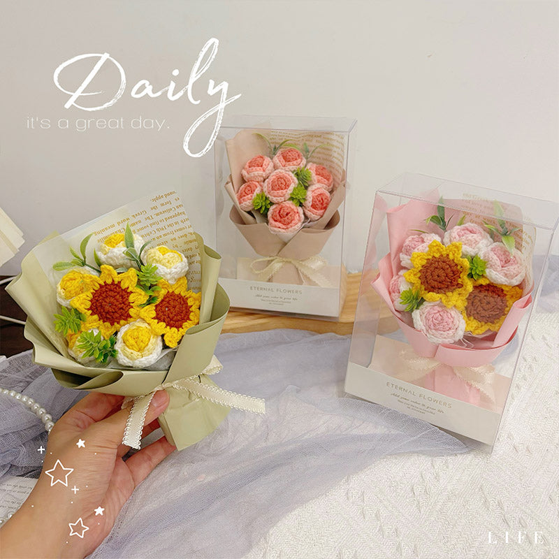 Mini woolen knitted rose bouquet