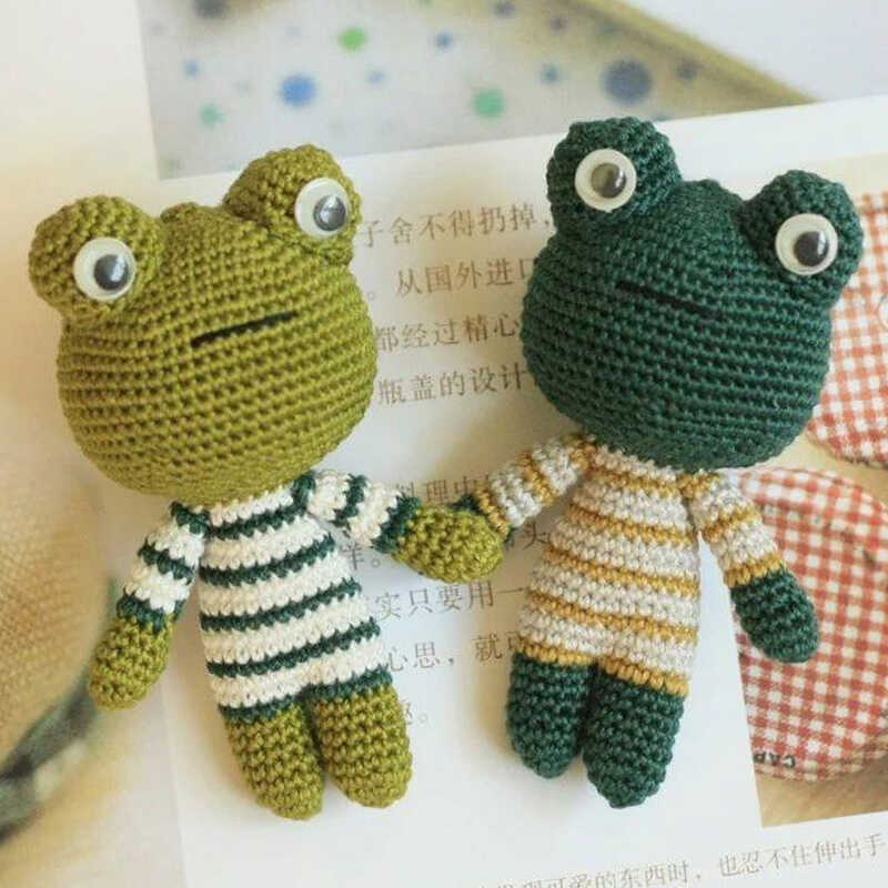 DIY wool Cute frog bag keychain