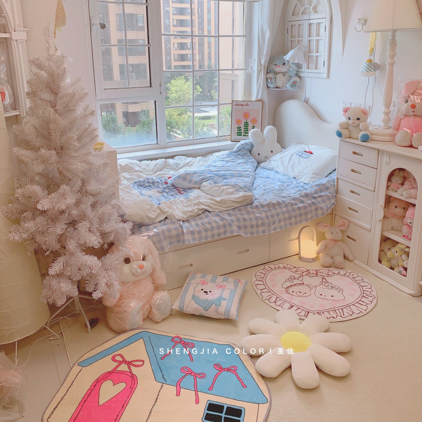 Pink cartoon cute heart-shaped bedside blanket