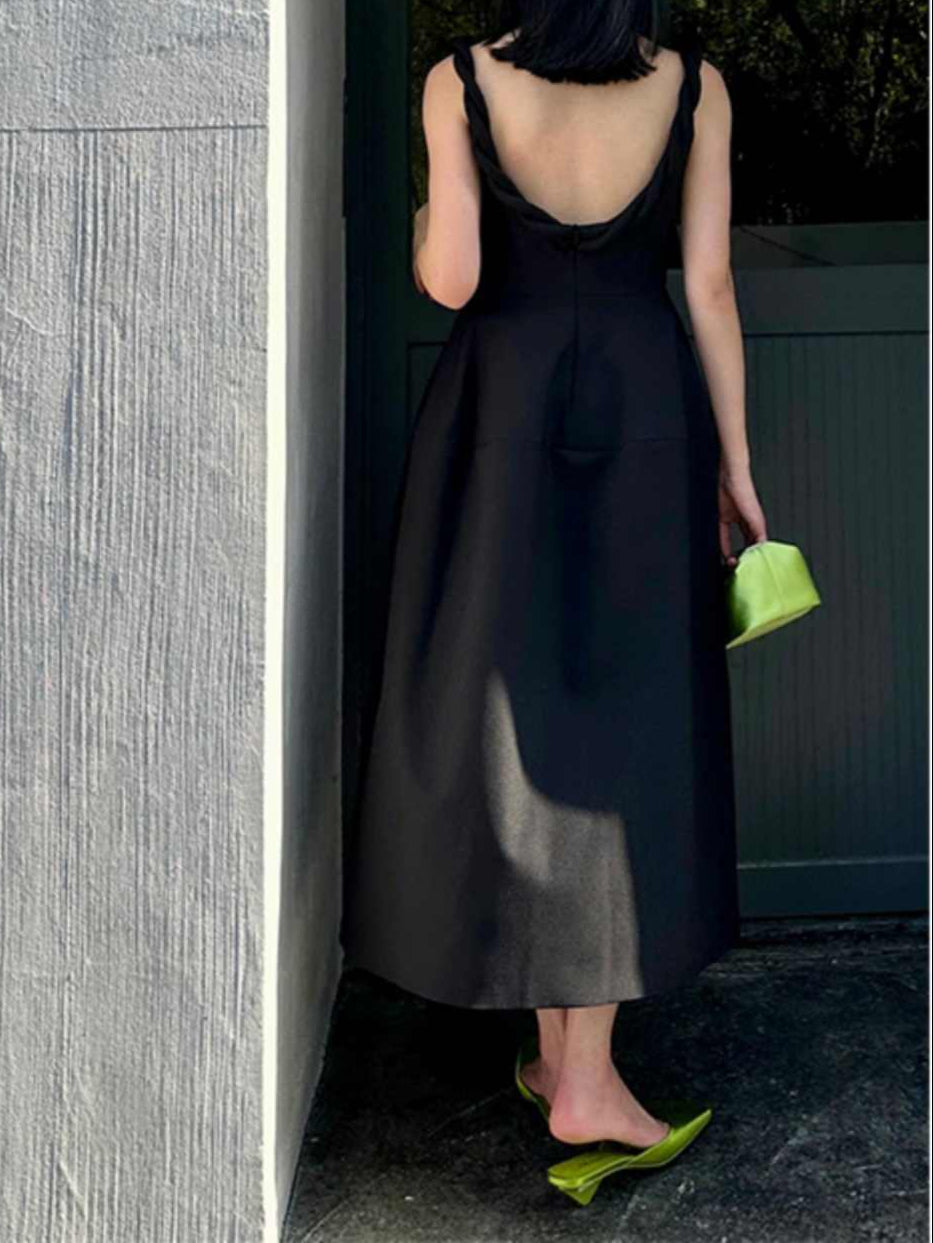 Backless Chic Black Dress