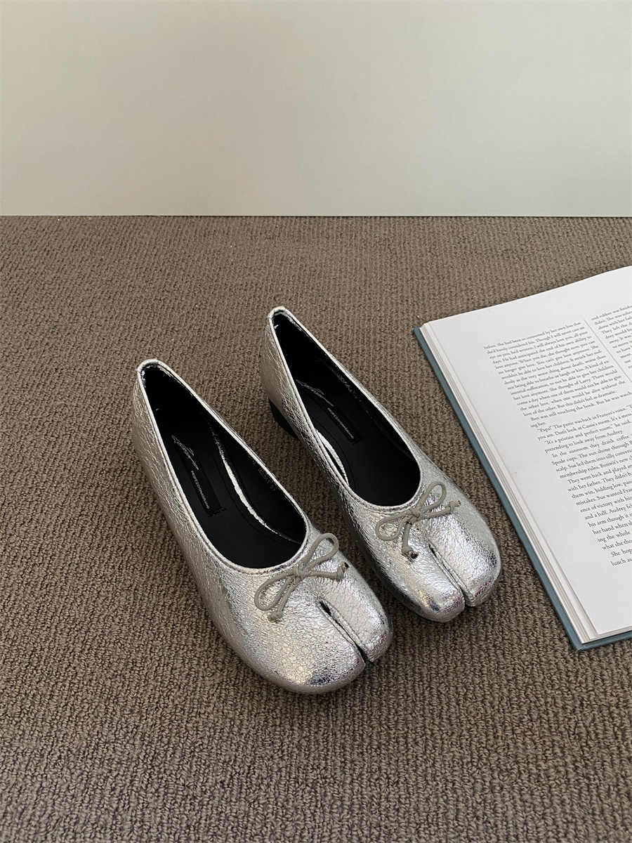 Ballet Split-toe Leather Shoes