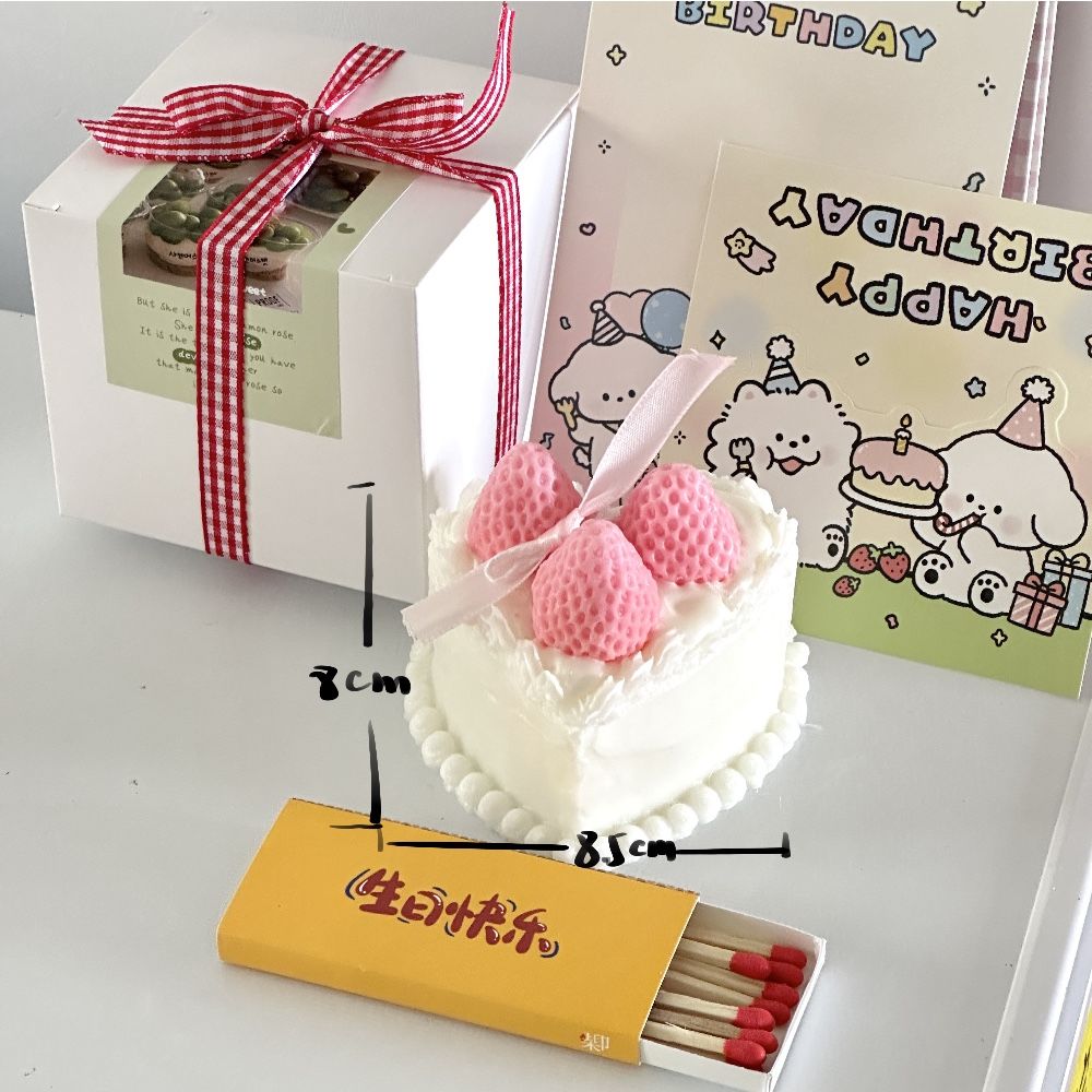 Decorated cake scented candle