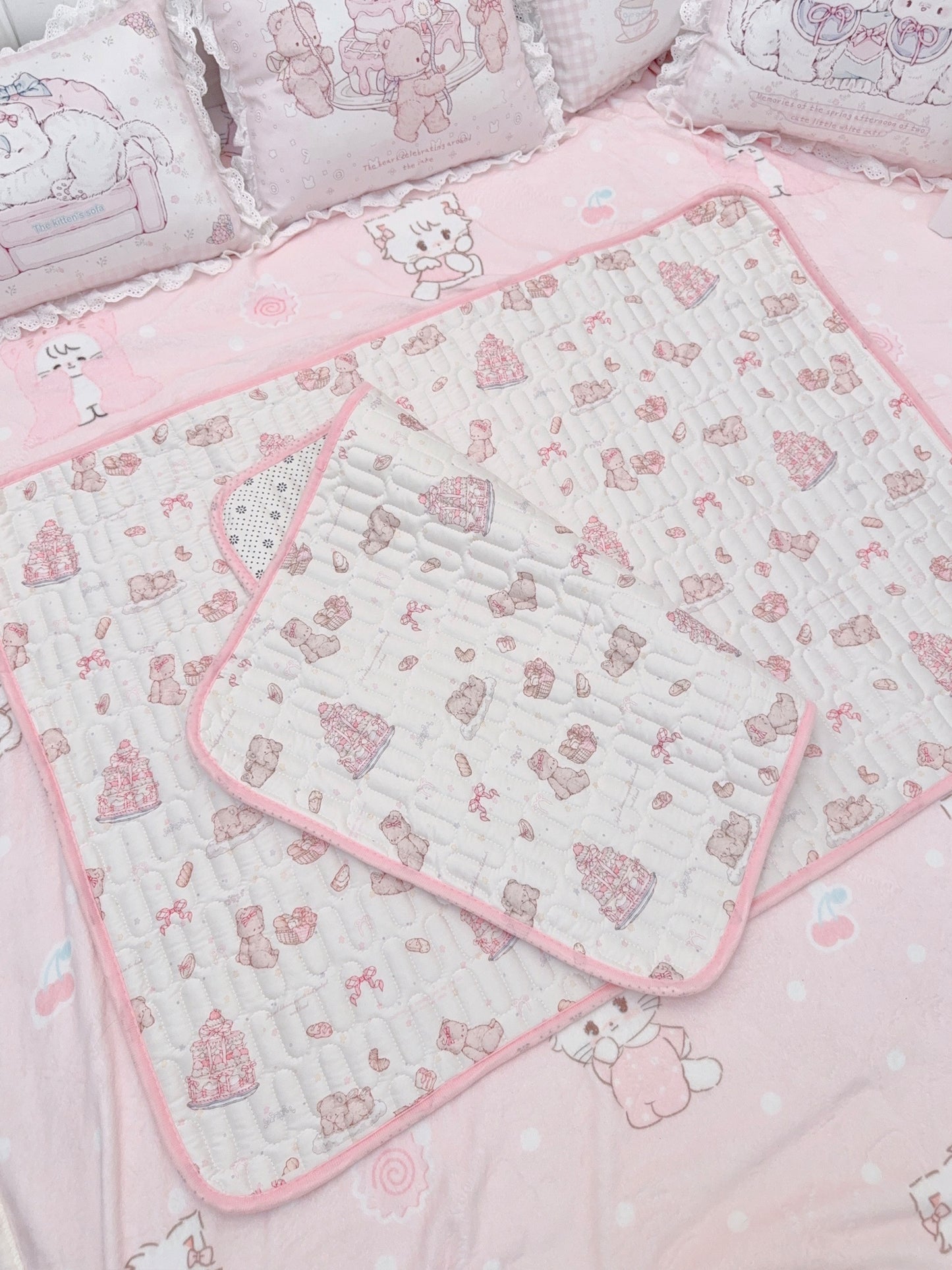 kawaii menstrual mattress leak-proof pad