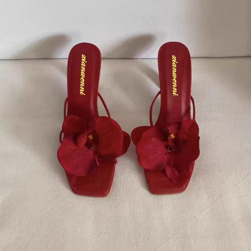 Flower-Decorated Toe Loop High Heel Sandals