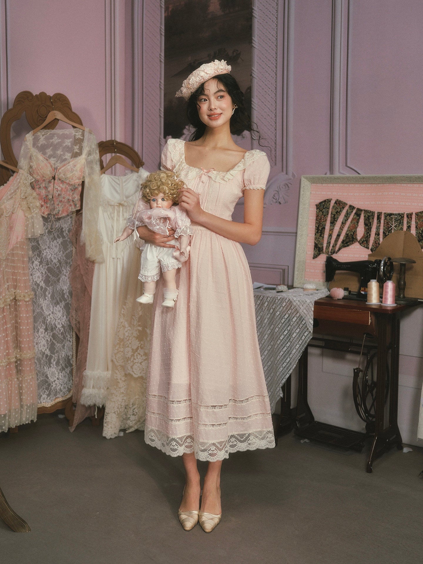 princess puff-sleeved lace dress