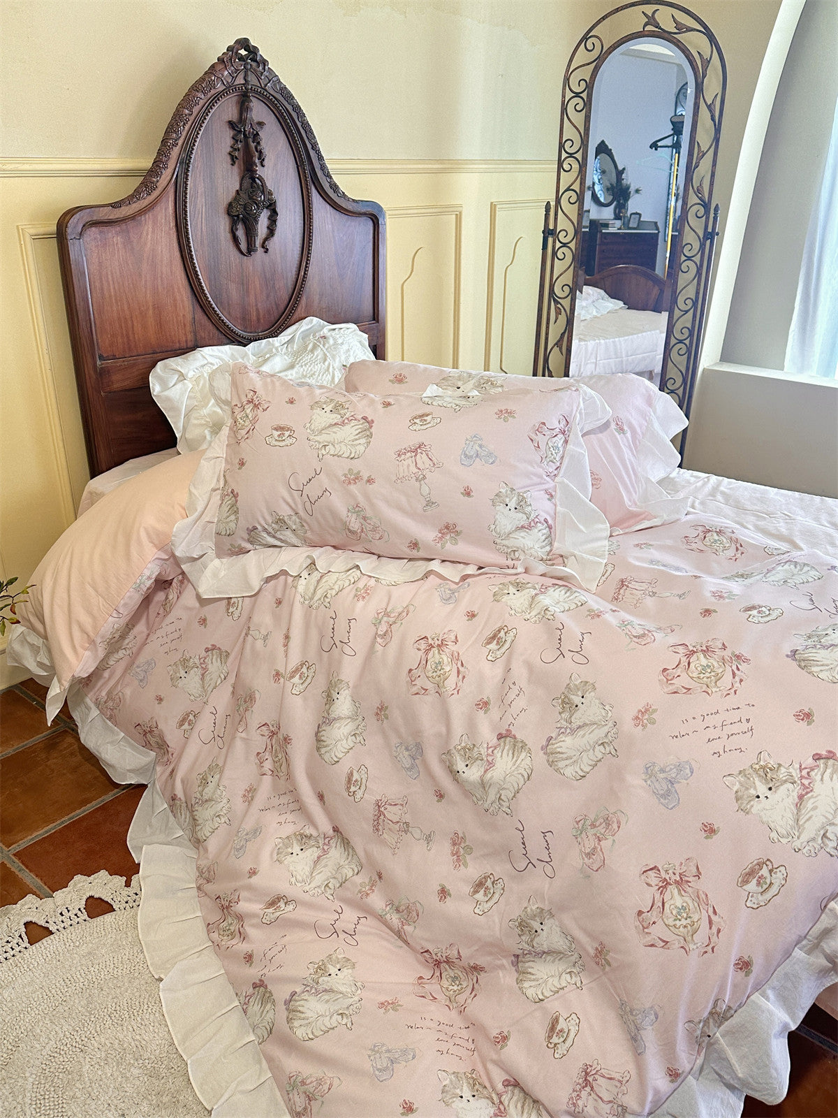 lolita pink four piece bed sheet set