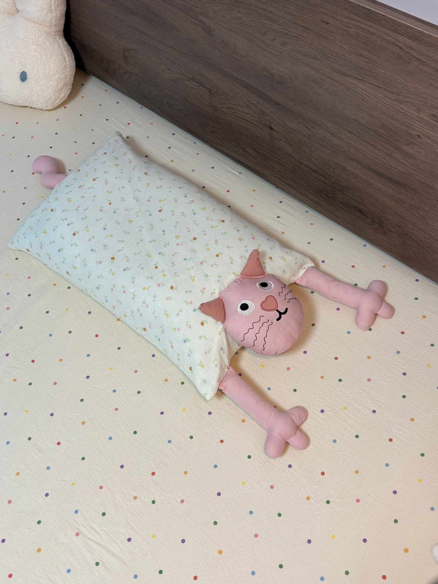 Double-layer gauze cat buckwheat pillow
