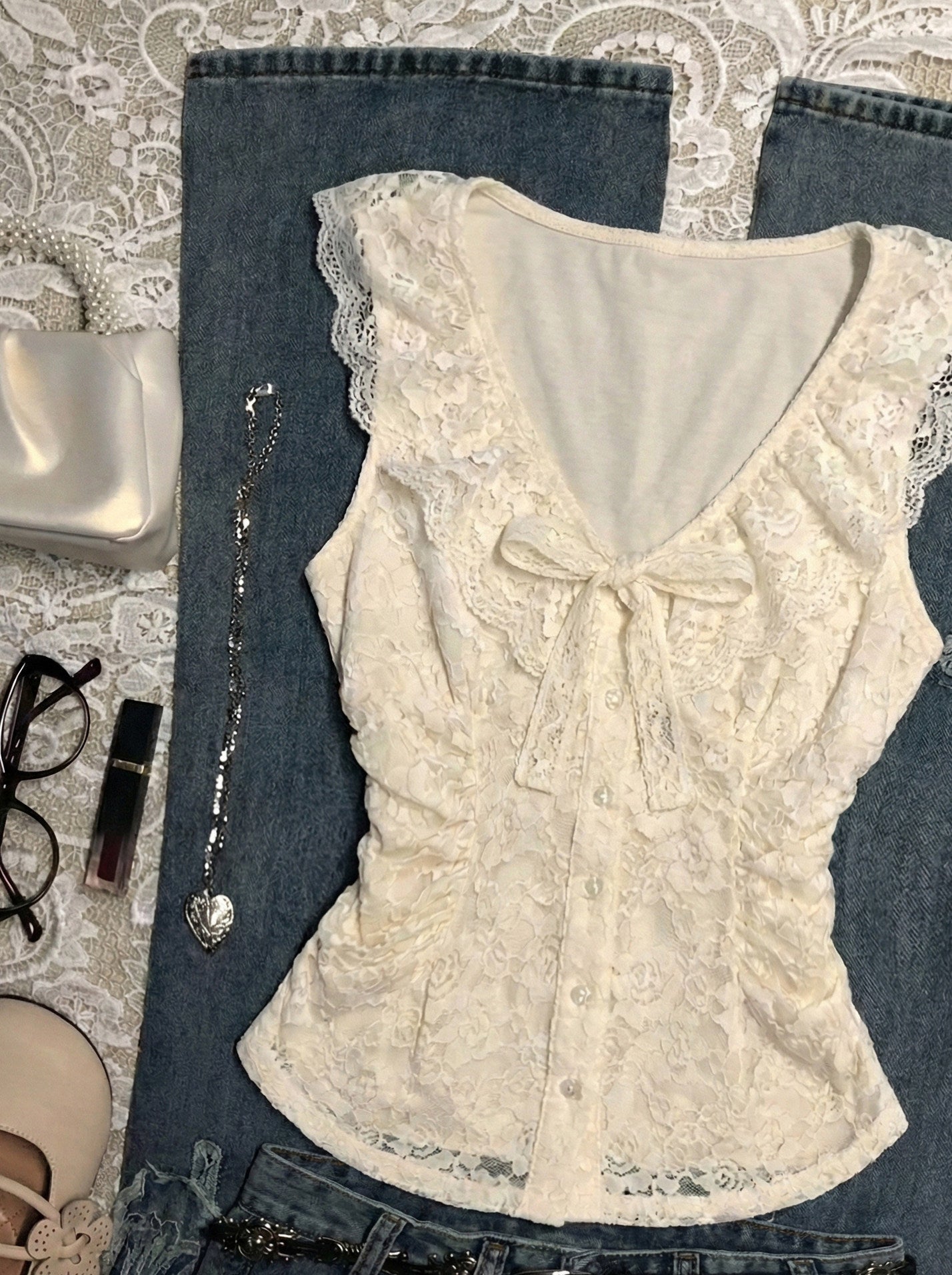 white lace tank top