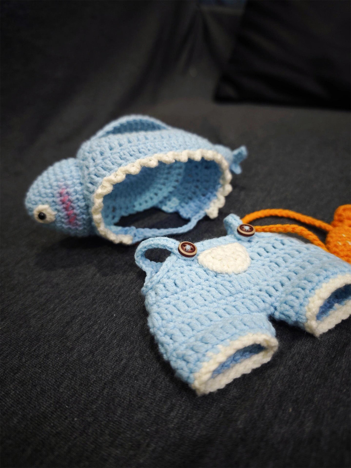 Hand-knitted diy baby doll clothes