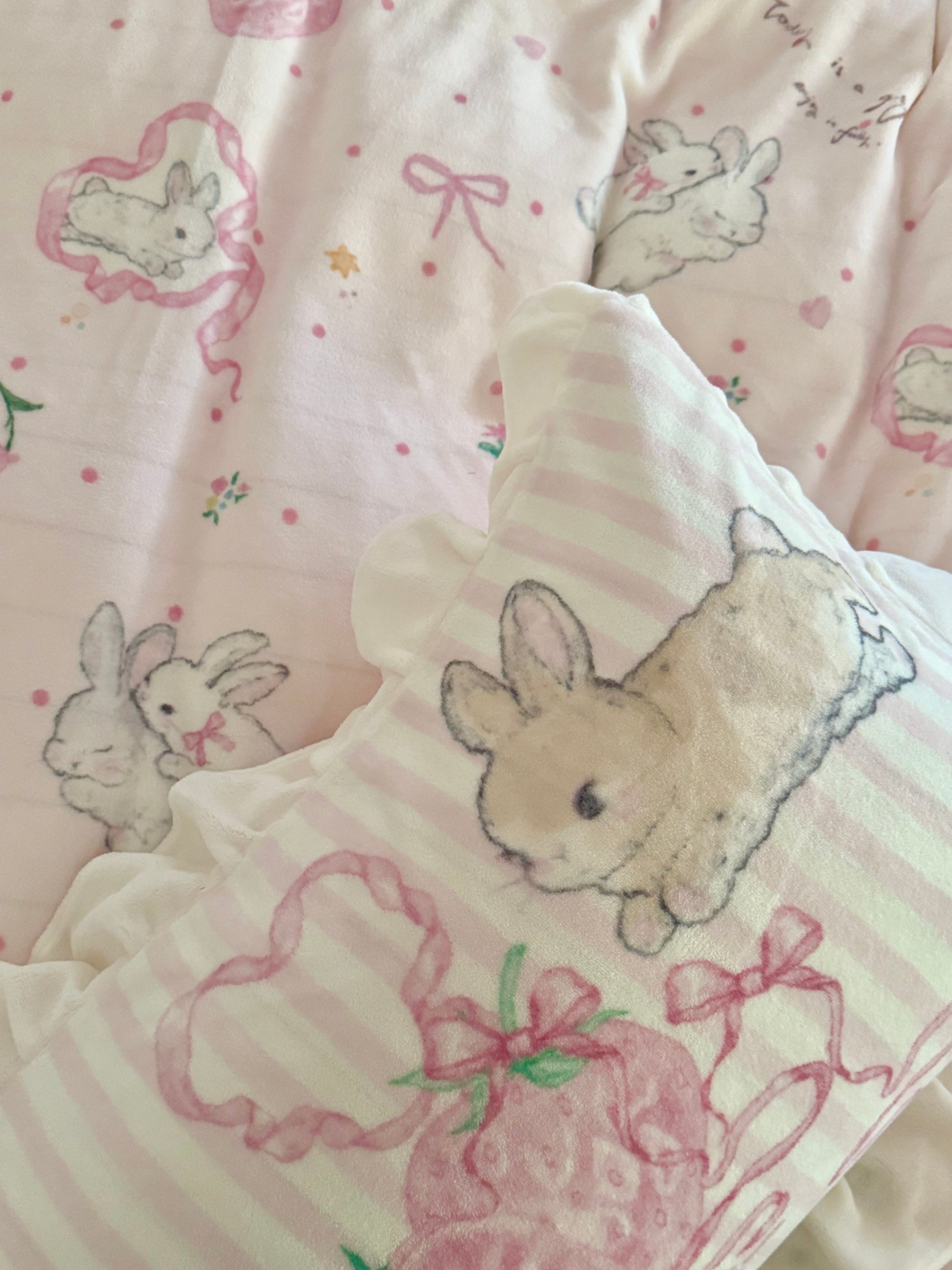 Strawberry milk bedding set four pieces