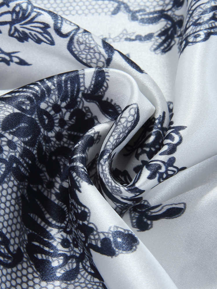 Qinghua Porcelain Lace Nightgown