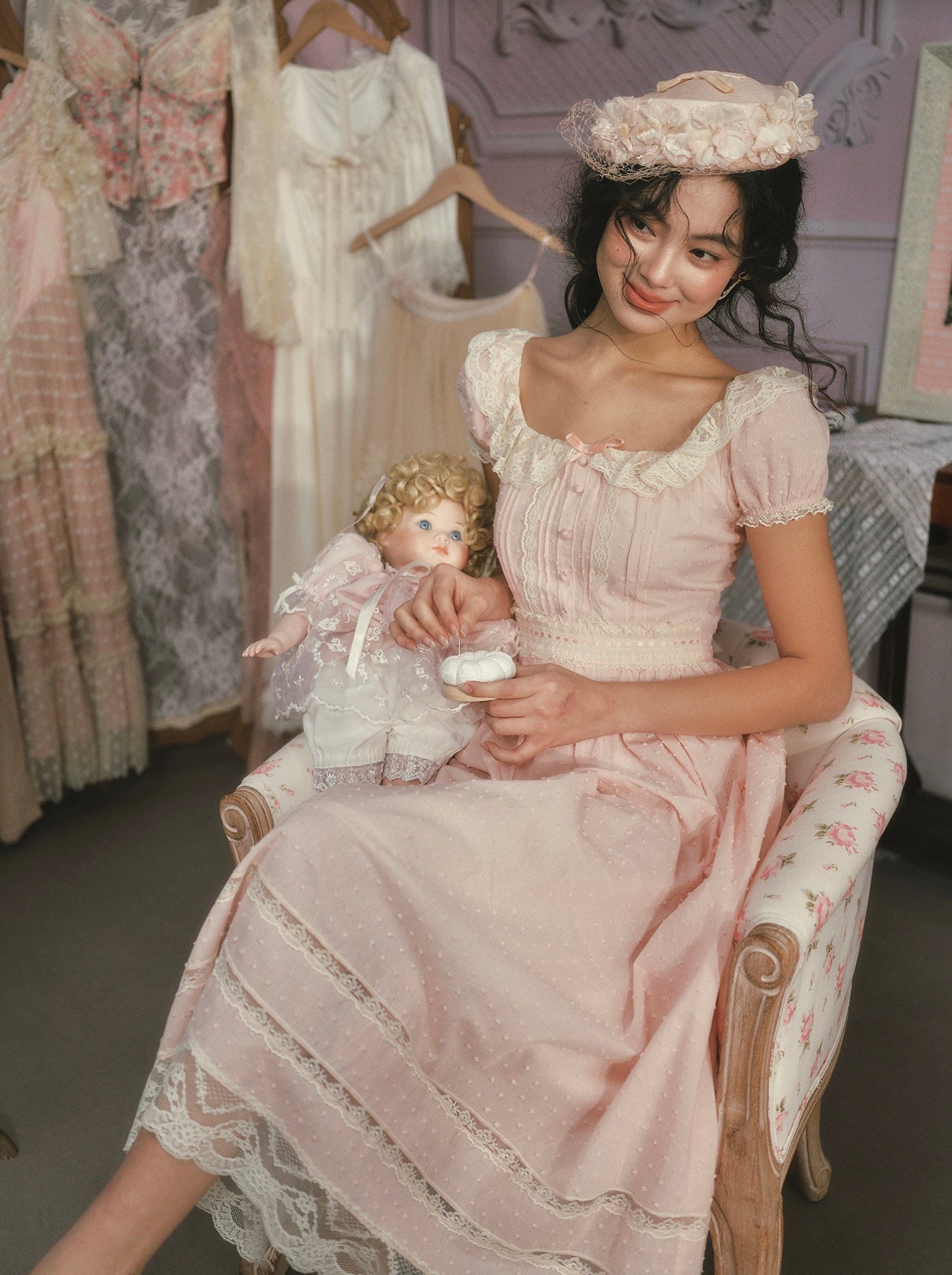 princess puff-sleeved lace dress