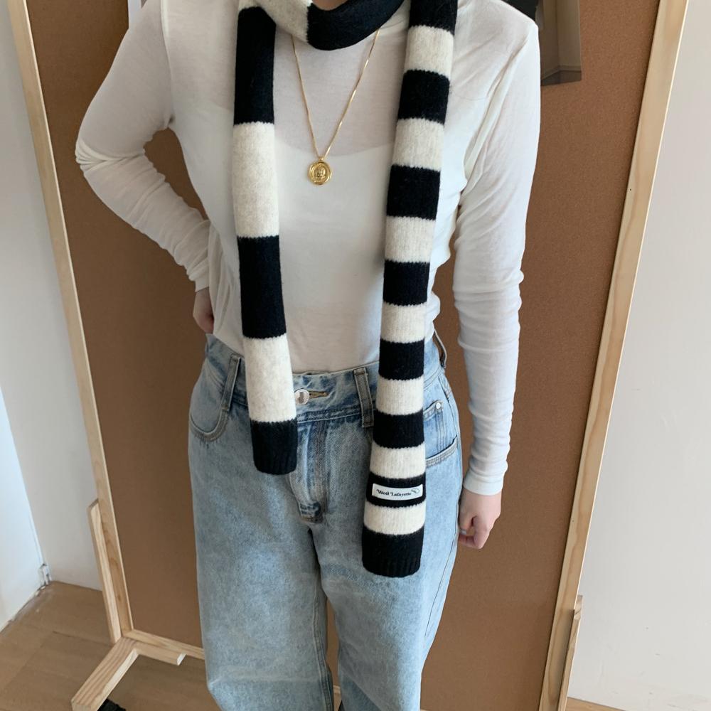 Y2K Long Narrow Knitted Scarf