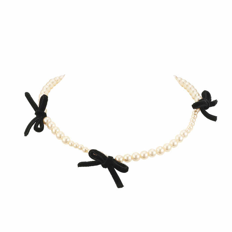 Dark Coquette Pearl Necklace