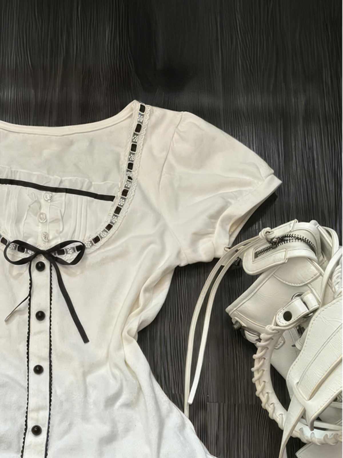 Retro White Short-sleeved Shirt