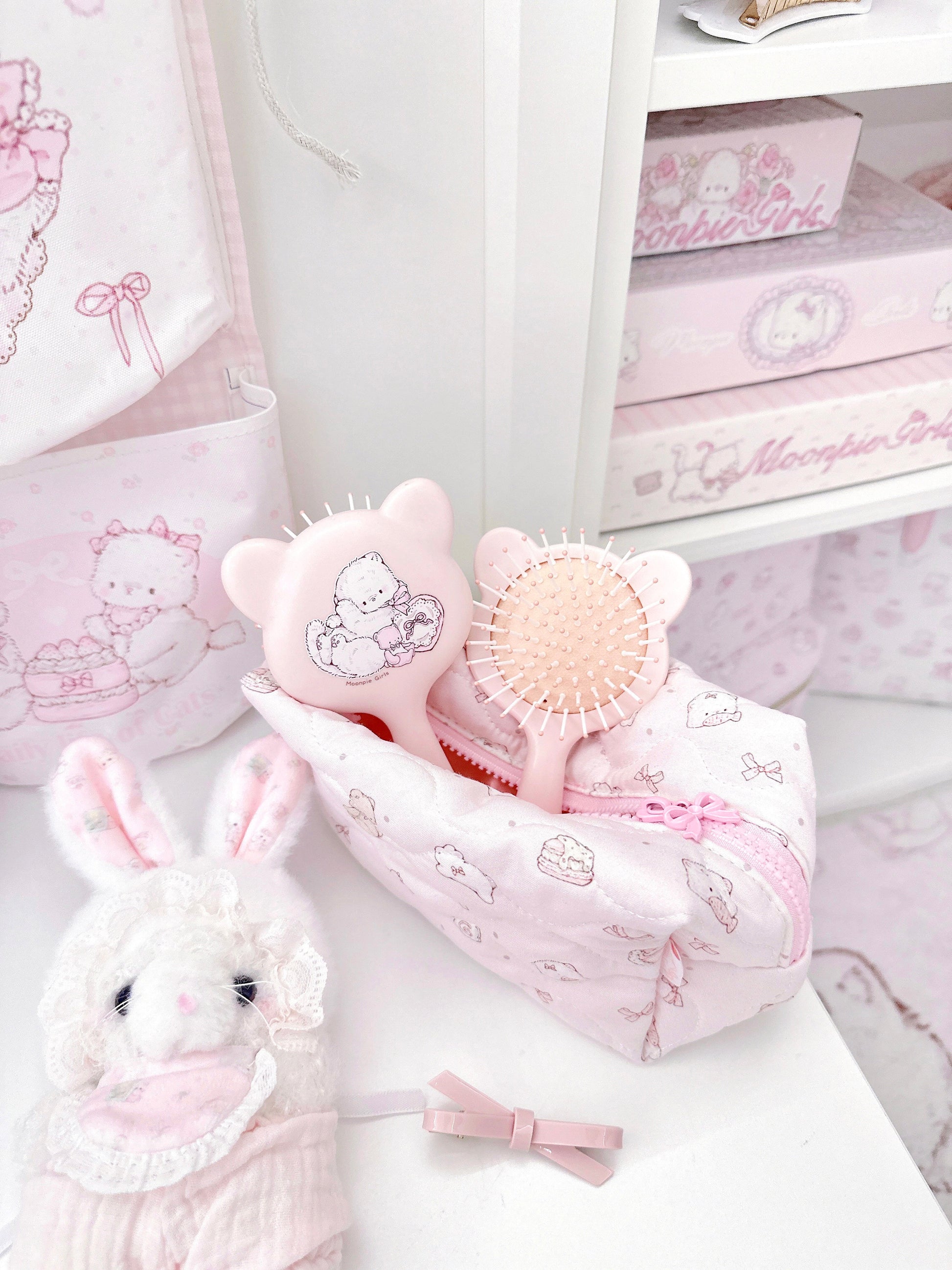 soft girl pink hair styling comb