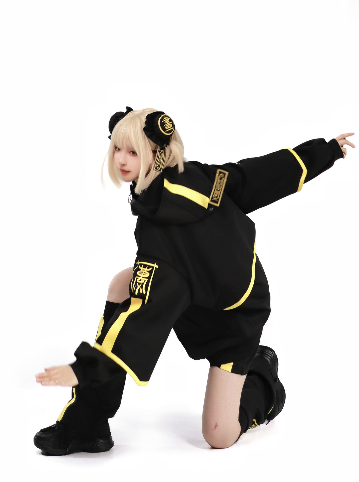 Dark neon china jacket + shorts + long pants + leg warmers + hair accessories [Reserved Item].