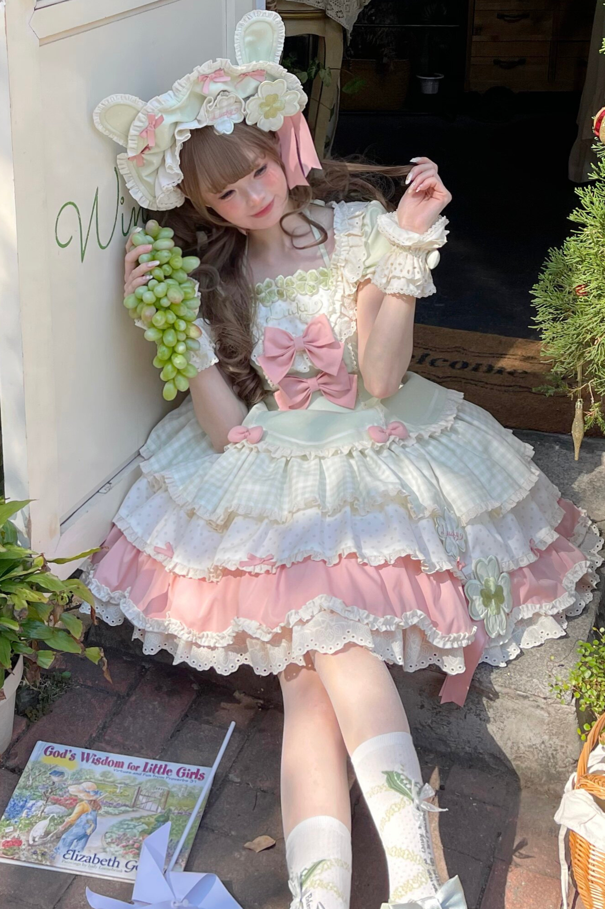 Four-Leaf Clover Lolita Dress + Sleeves + Bonnet