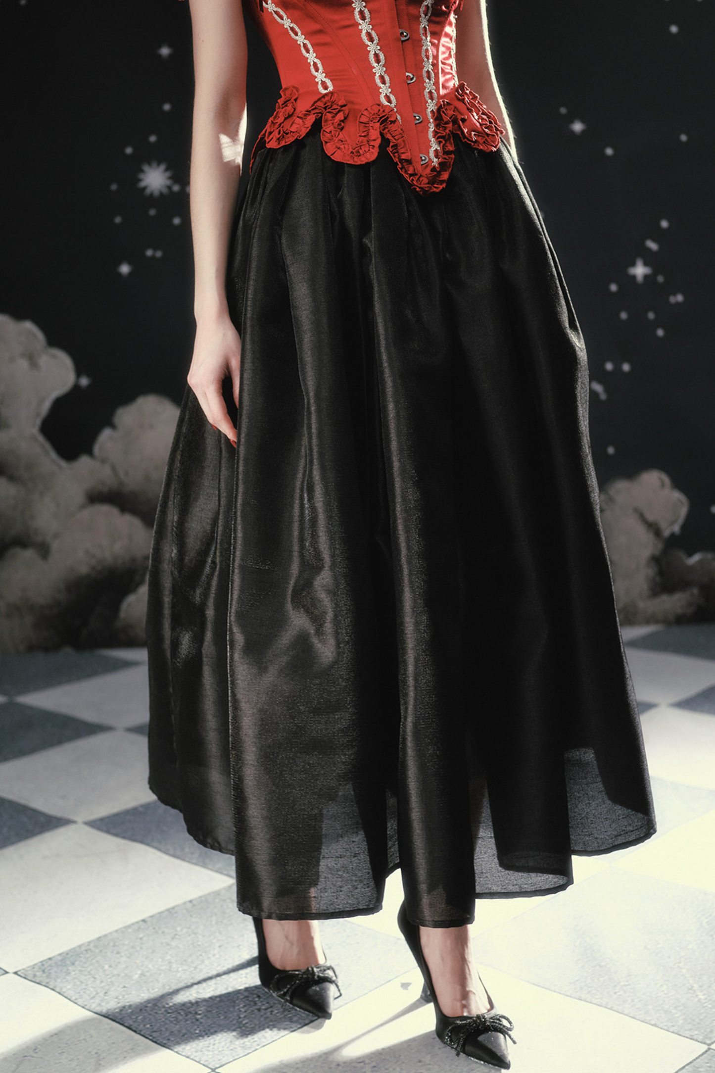 Pearl Essent Satin Puffy Skirt