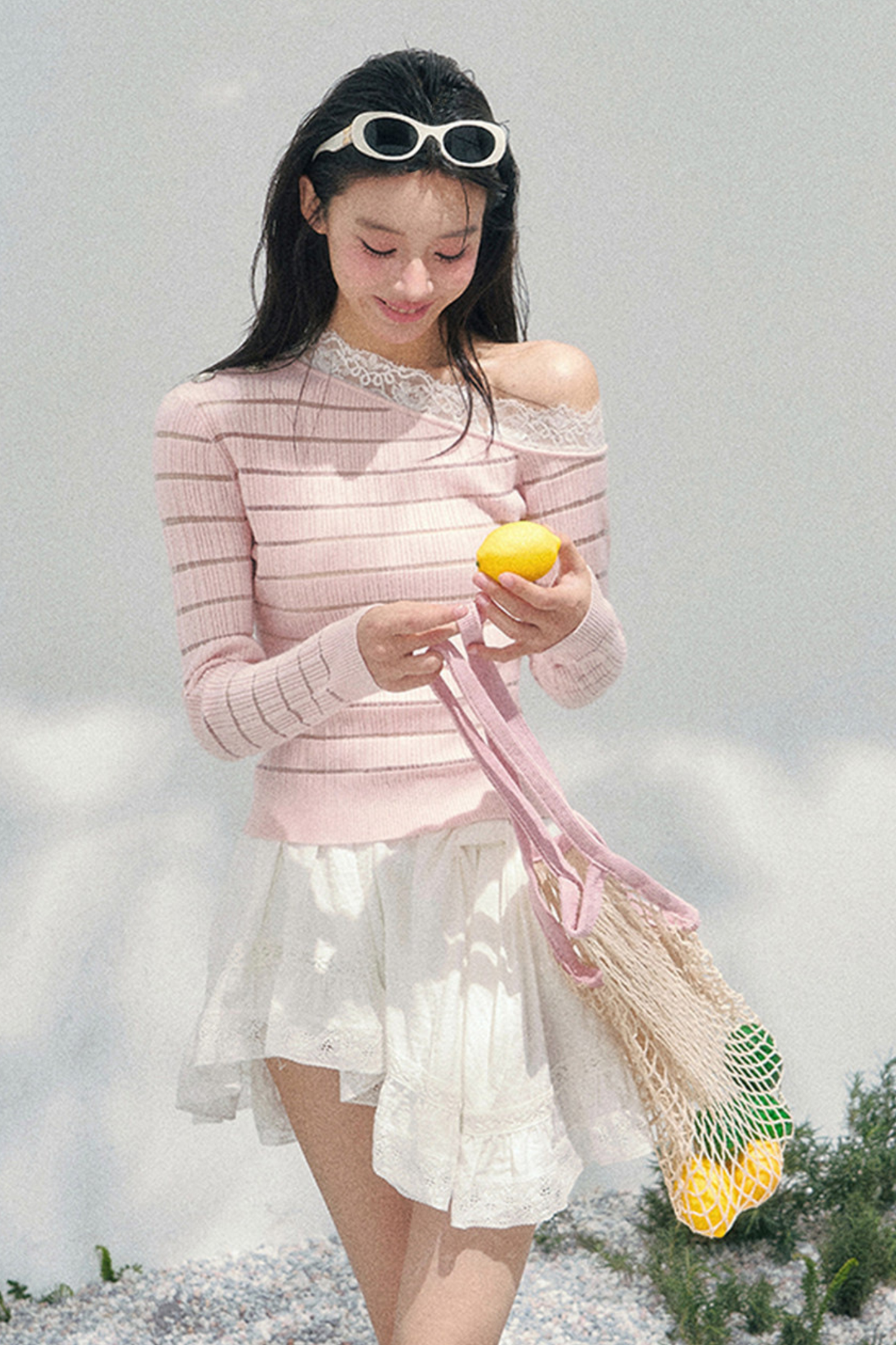 One-Shoulder Glance Lace Border Top