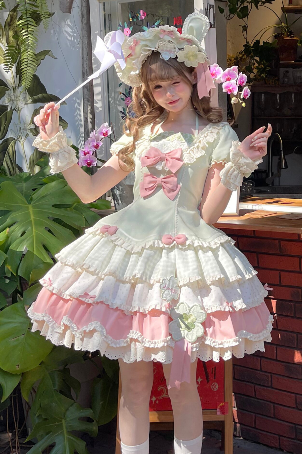 Four-Leaf Clover Lolita Dress + Sleeves + Bonnet