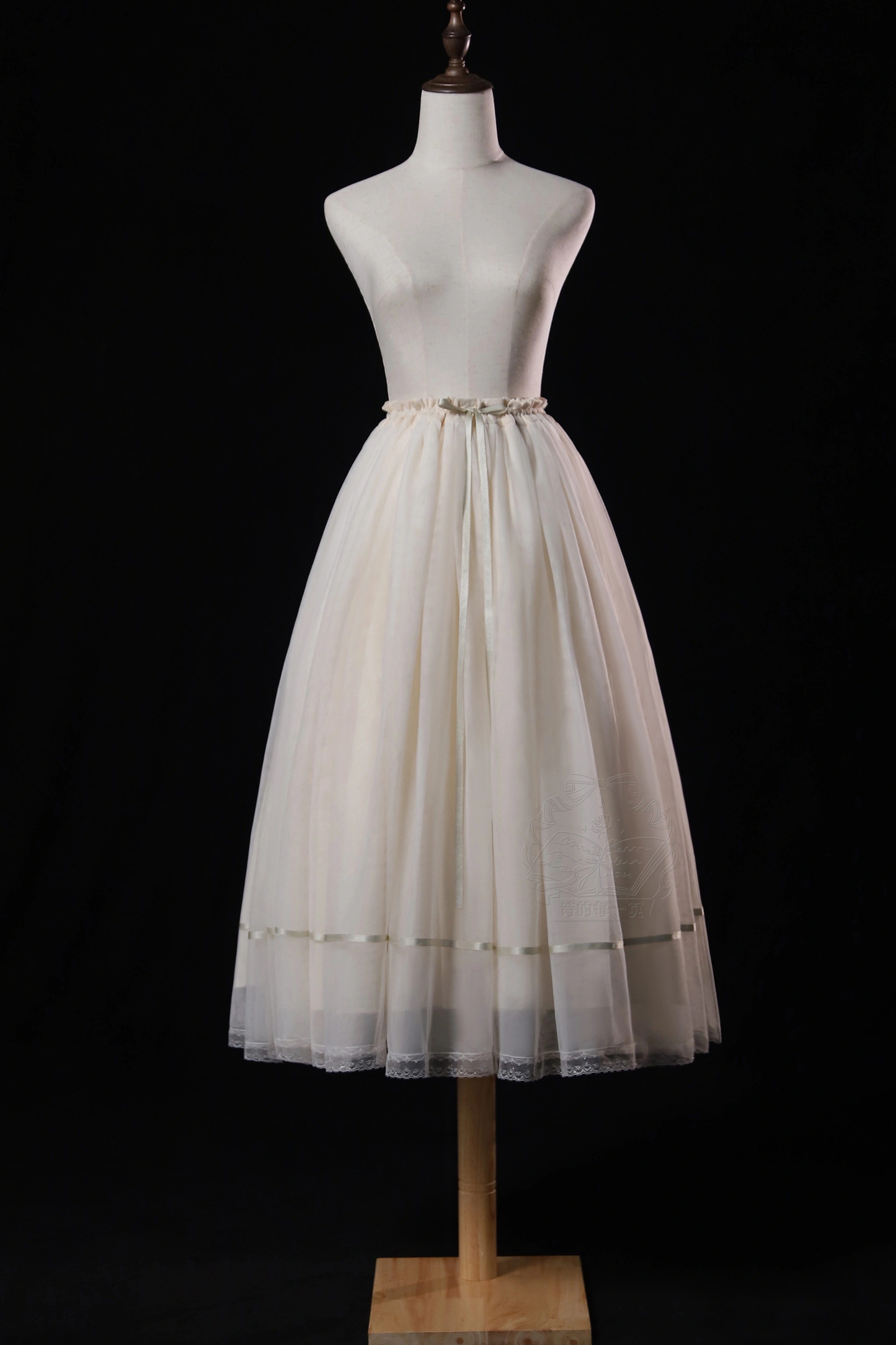 [Pre-order] Retro Elegant Inner + Top + Skirt + Accessories