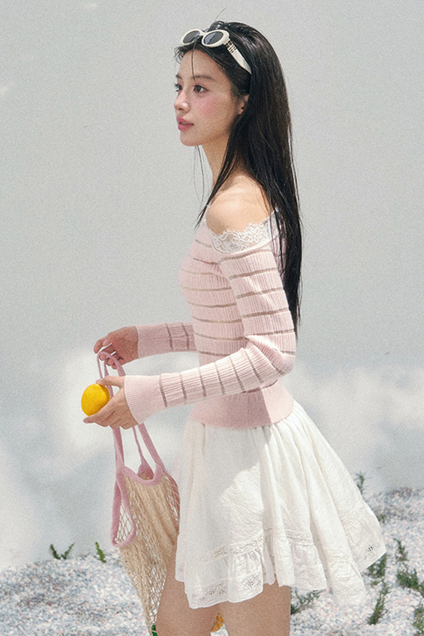 One-Shoulder Glance Lace Border Top