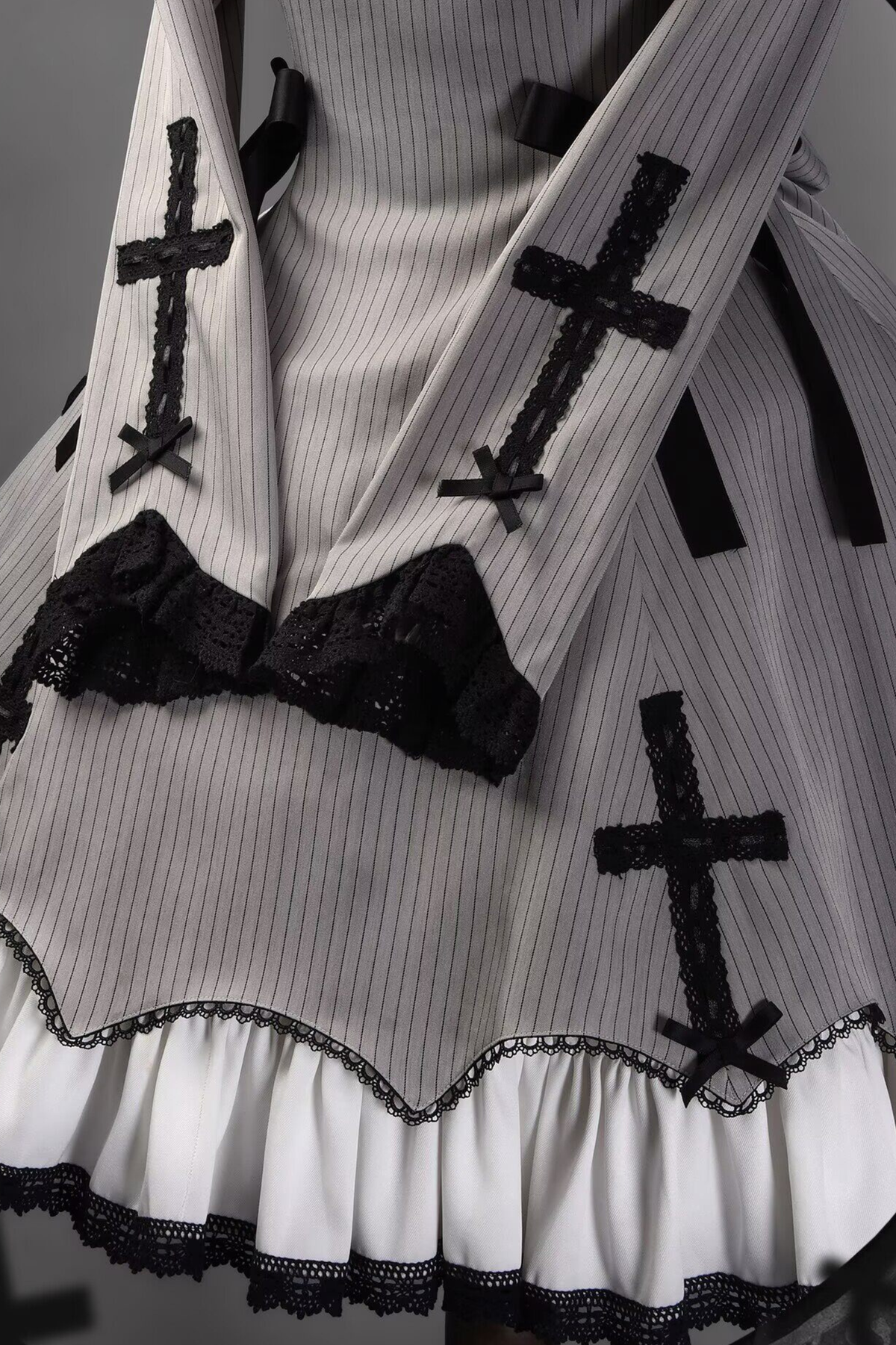 [Reservation deadline February 26th] Retro Gothic Lolita Dress + Hairband