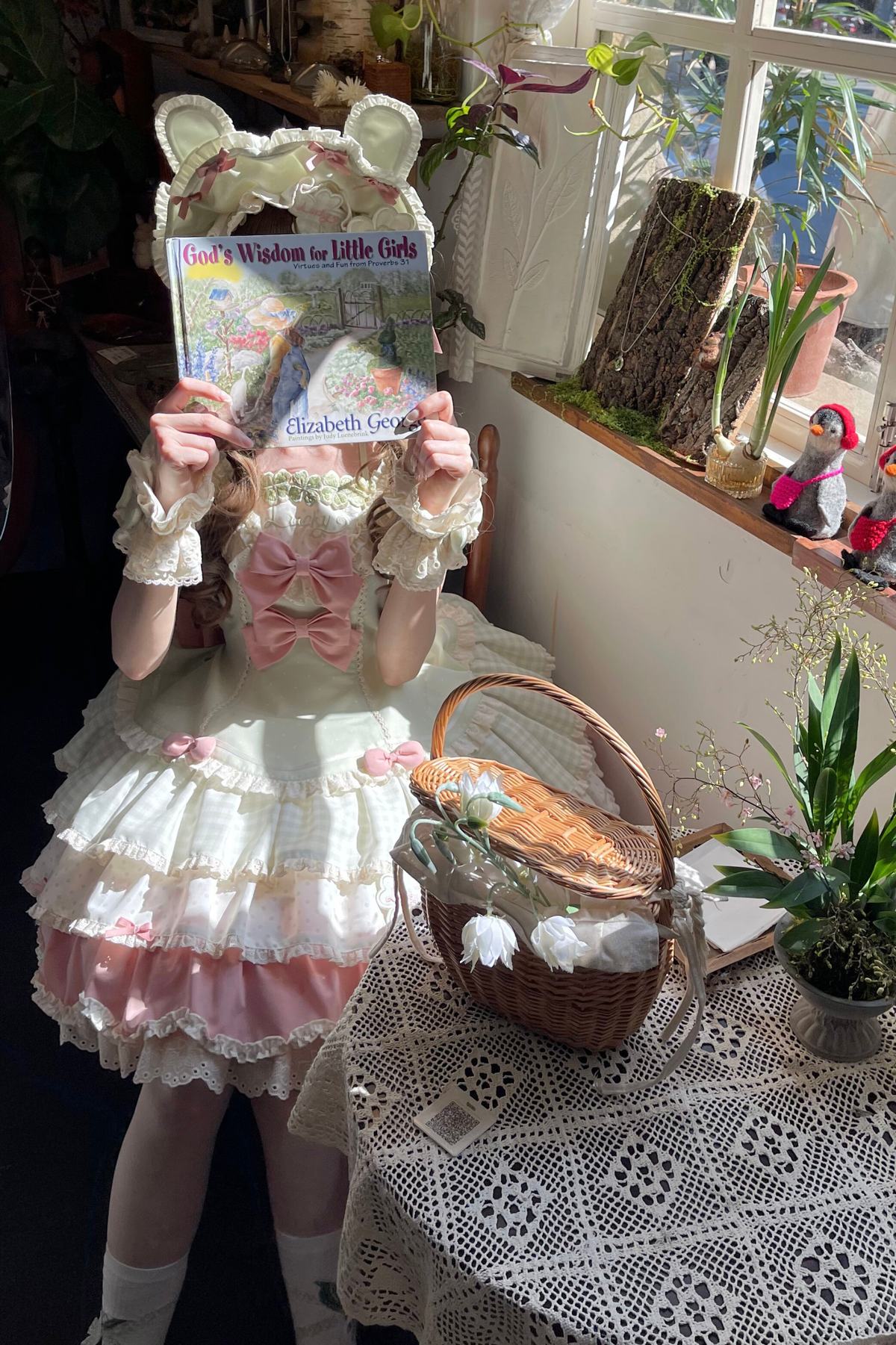 Four-Leaf Clover Lolita Dress + Sleeves + Bonnet