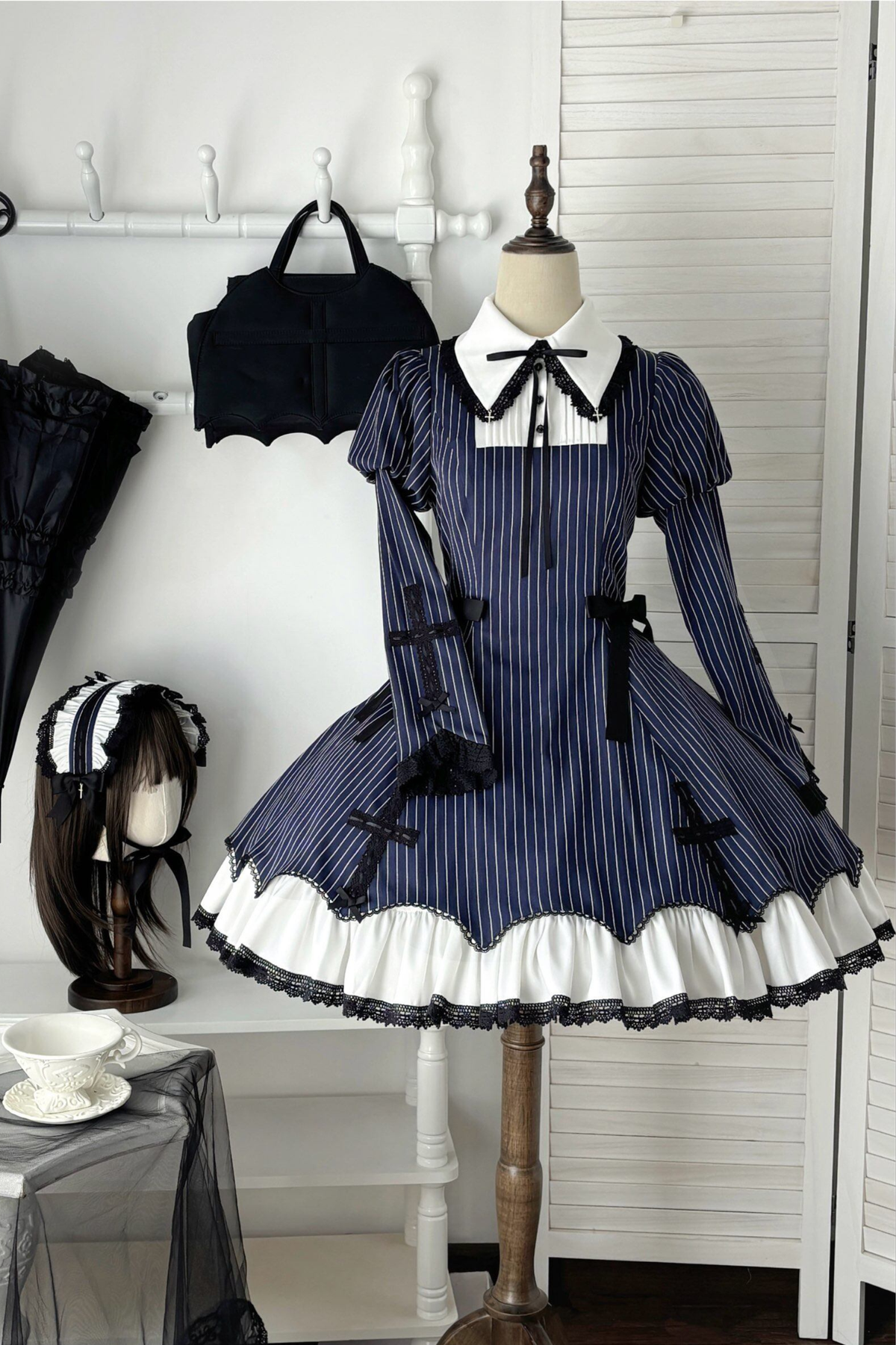 [Reservation deadline February 26th] Retro Gothic Lolita Dress + Hairband